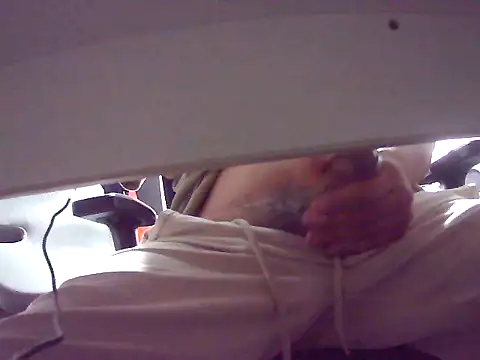 Snapshot of desingxxx chatting on 04/29/26, 10:16 desingxxx online show from 04/29/26, 10:16