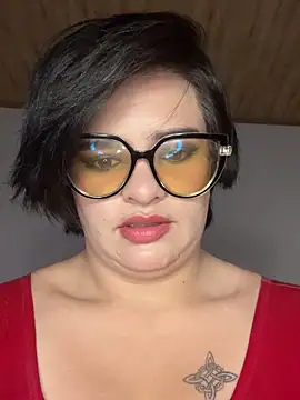 Snapshot of Mistress_Niky_ chatting on 09/28/25, 05:40 Mistress Niky  online show from 09/28/25, 05:40