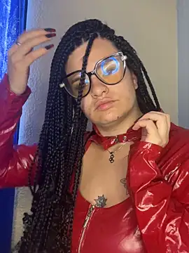 Snapshot of Mistress_Niky_ chatting on 11/02/25, 03:47 Mistress Niky  online show from 11/02/25, 03:47