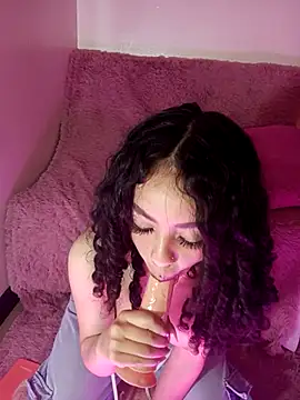 Snapshot of Tracy_KS chatting on 03/18/25, 03:53 Tracy KS online show from 03/18/25, 03:53