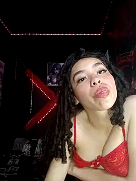 Snapshot of Tracy_KS chatting on 03/19/25, 06:44 Tracy KS online show from 03/19/25, 06:44