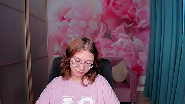 AngelinaLow online show from 11/04/25, 12:26