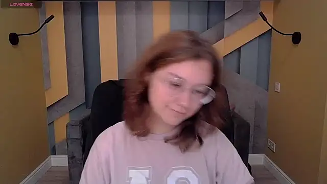 AngelinaLow online show from 11/16/25, 06:41