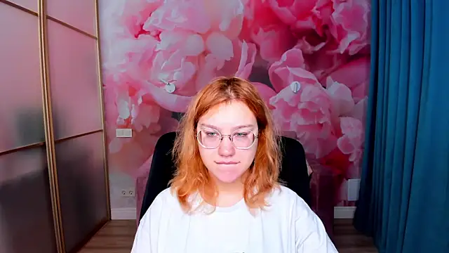 AngelinaLow online show from 12/21/25, 06:31