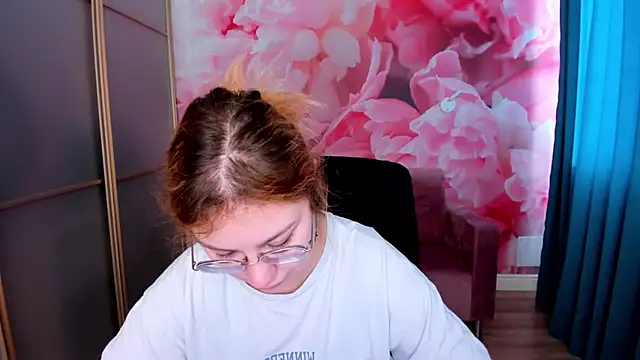 AngelinaLow online show from 02/22/26, 06:24