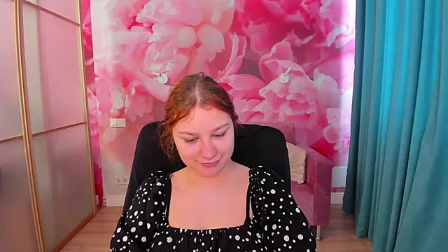 AngelinaLow online show from 05/25/26, 11:27