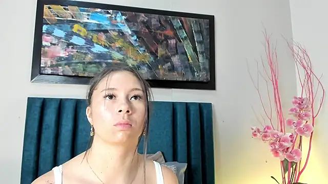 Snapshot of BeckyVidal chatting on 10/16/25, 12:33 BeckyVidal online show from 10/16/25, 12:33