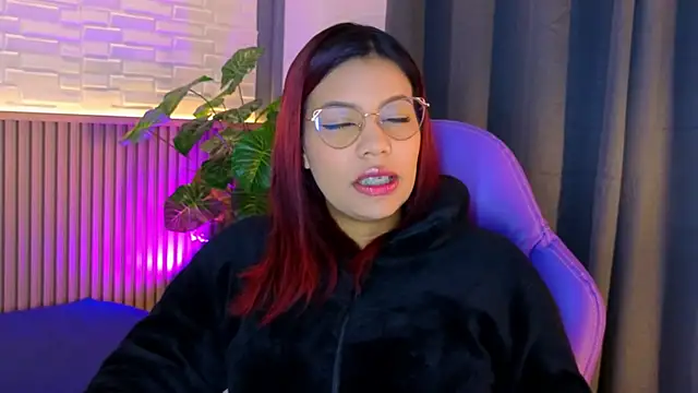 TiffanyWalk online show from 11/12/25, 10:48