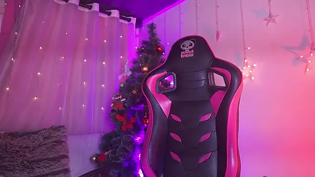 Snapshot of Madison_Mayer chatting on 12/20/25, 01:51 Madison Mayer online show from 12/20/25, 01:51