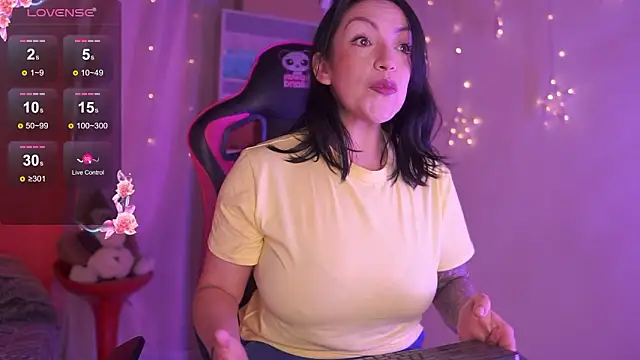 Snapshot of Madison_Mayer chatting on 02/11/26, 01:16 Madison Mayer online show from 02/11/26, 01:16