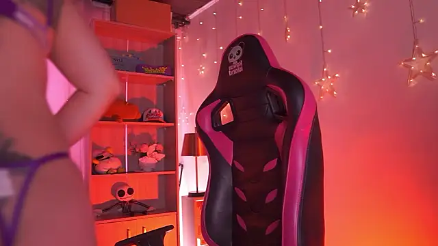 Snapshot of Madison_Mayer chatting on 02/18/26, 12:56 Madison Mayer online show from 02/18/26, 12:56