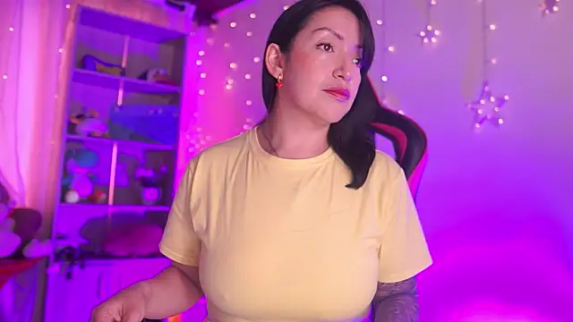 Snapshot of Madison_Mayer chatting on 04/20/26, 12:52 Madison Mayer online show from 04/20/26, 12:52