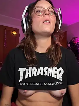 Snapshot of SpaceCowWhore chatting on 10/02/25, 12:17 SpaceCowWhore online show from 10/02/25, 12:17