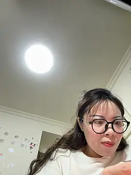 Snapshot of aa520uv chatting on 05/09/26, 04:50 aa520uv online show from 05/09/26, 04:50