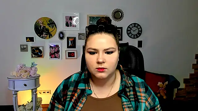 FlorenceAnderson online show from 03/22/25, 09:45