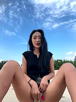 linger-23 online show from 11/02/25, 07:55