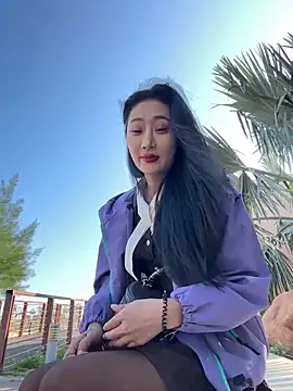 linger-23 online show from 12/17/25, 06:19