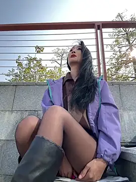 Snapshot of linger-23 chatting on 12/21/25, 06:09 linger-23 online show from 12/21/25, 06:09