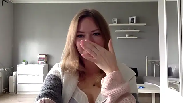 Snapshot of MillieShow chatting on 09/11/25, 07:08 MillieShow online show from 09/11/25, 07:08