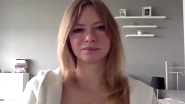 Snapshot of MillieShow chatting on 09/17/25, 06:59 MillieShow online show from 09/17/25, 06:59