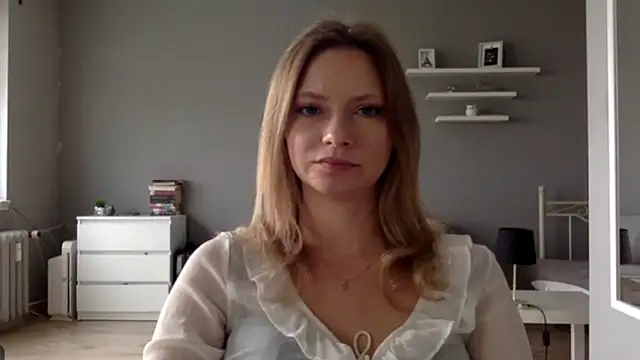 Snapshot of MillieShow chatting on 09/19/25, 02:18 MillieShow online show from 09/19/25, 02:18