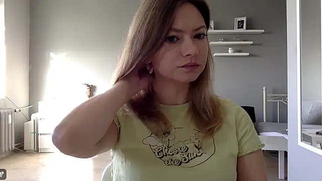 Snapshot of MillieShow chatting on 09/23/25, 07:00 MillieShow online show from 09/23/25, 07:00