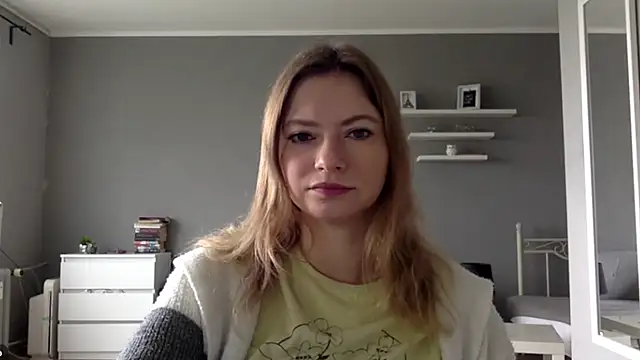 Snapshot of MillieShow chatting on 09/30/25, 09:47 MillieShow online show from 09/30/25, 09:47