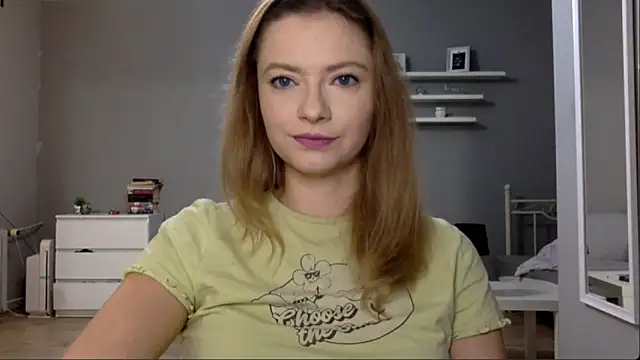 Snapshot of MillieShow chatting on 10/08/25, 08:39 MillieShow online show from 10/08/25, 08:39