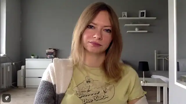 Snapshot of MillieShow chatting on 10/28/25, 08:40 MillieShow online show from 10/28/25, 08:40