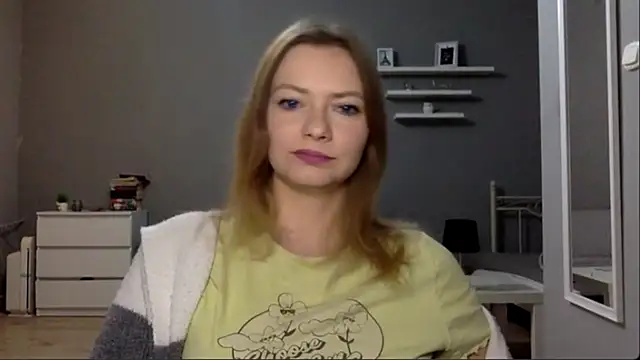 Snapshot of MillieShow chatting on 10/29/25, 03:58 MillieShow online show from 10/29/25, 03:58