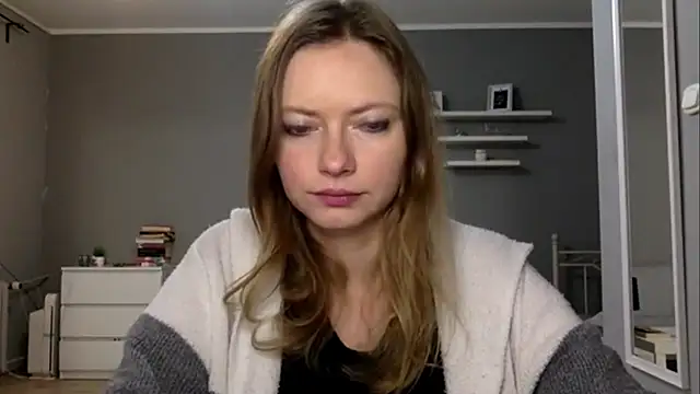 Snapshot of MillieShow chatting on 11/23/25, 02:50 MillieShow online show from 11/23/25, 02:50