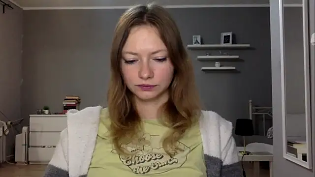 Snapshot of MillieShow chatting on 11/27/25, 10:01 MillieShow online show from 11/27/25, 10:01