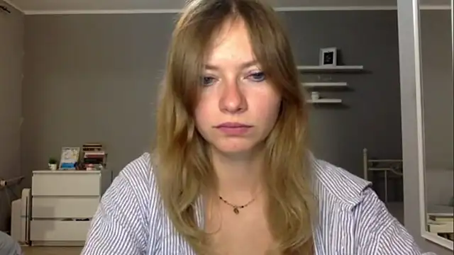 Snapshot of MillieShow chatting on 12/20/25, 03:30 MillieShow online show from 12/20/25, 03:30