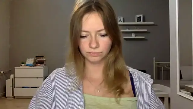 Snapshot of MillieShow chatting on 01/06/26, 09:50 MillieShow online show from 01/06/26, 09:50