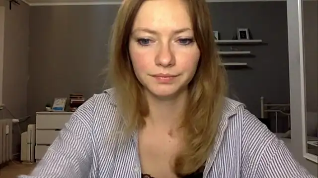 Snapshot of MillieShow chatting on 02/10/26, 10:03 MillieShow online show from 02/10/26, 10:03