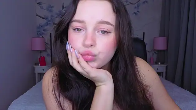 Cute kitty- online show from 11/29/25, 10:46