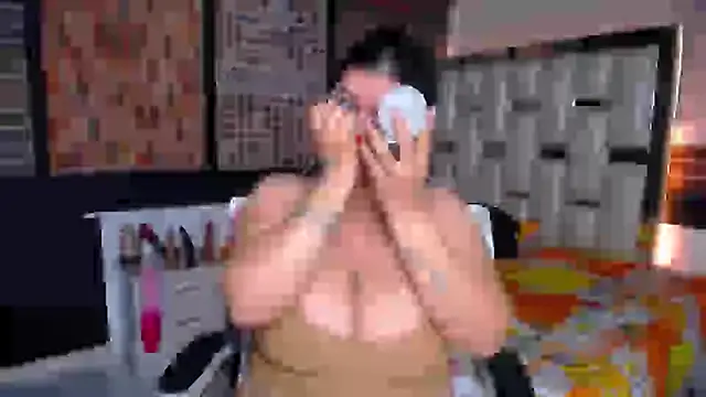 kriss sweetboobs10 online show from 09/18/25, 06:54