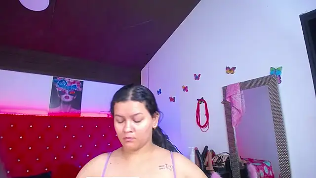 kriss sweetboobs10 online show from 11/26/25, 12:06