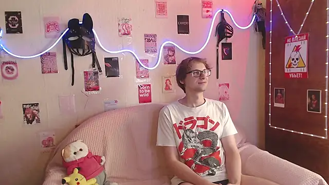 Snapshot of Your_Horny_Friends chatting on 09/11/25, 01:55 Your Horny Friends online show from 09/11/25, 01:55