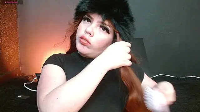 Snapshot of Nathaly_Rose1126 chatting on 09/15/25, 01:22 Nathaly Rose1126 online show from 09/15/25, 01:22