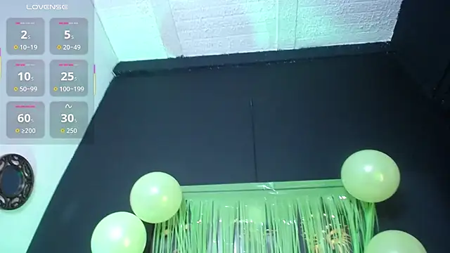 Snapshot of Nathaly_Rose1126 chatting on 09/27/25, 01:27 Nathaly Rose1126 online show from 09/27/25, 01:27