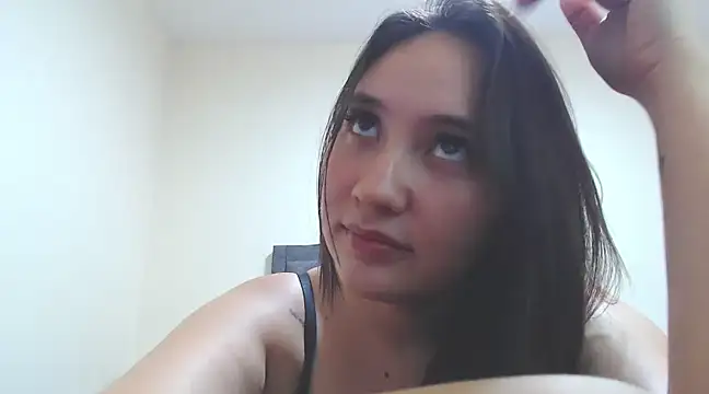 Snapshot of michellrouses chatting on 03/17/25, 03:07 michellrouses online show from 03/17/25, 03:07