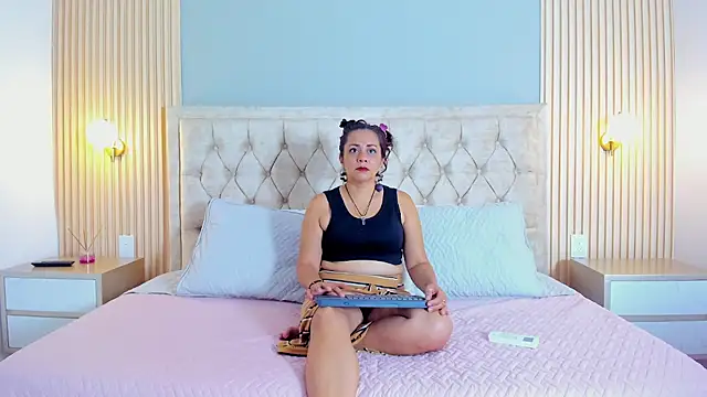Hera goddesss online show from 09/22/25, 07:16