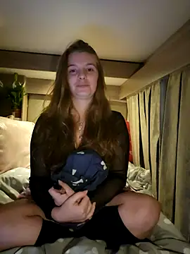 Snapshot of Amesthyst_destiny chatting on 11/27/25, 01:29 Amesthyst destiny online show from 11/27/25, 01:29