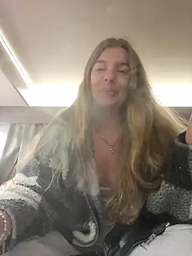 Snapshot of Amesthyst_destiny chatting on 04/03/26, 01:14 Amesthyst destiny online show from 04/03/26, 01:14