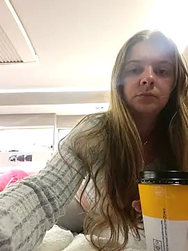 Snapshot of Amesthyst_destiny chatting on 04/12/26, 10:26 Amesthyst destiny online show from 04/12/26, 10:26