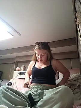 Snapshot of Amesthyst_destiny chatting on 04/20/26, 05:37 Amesthyst destiny online show from 04/20/26, 05:37