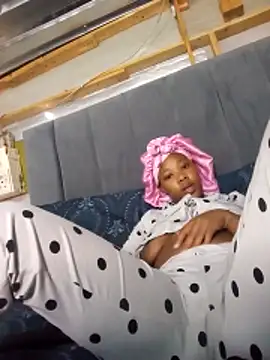 Hotytoty26 online show from 12/18/25, 09:48