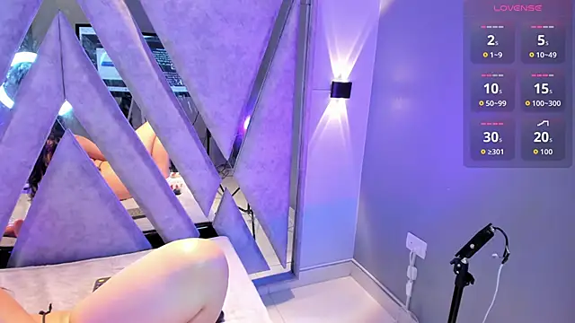 Alice 26  online show from 03/31/26, 01:55