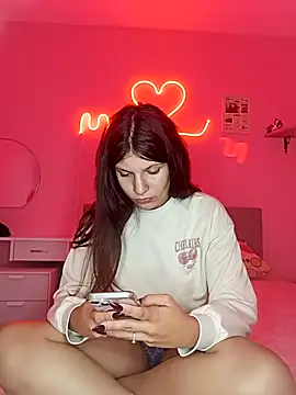 Snapshot of MeCherryy chatting on 09/20/25, 08:43 MeCherryy online show from 09/20/25, 08:43